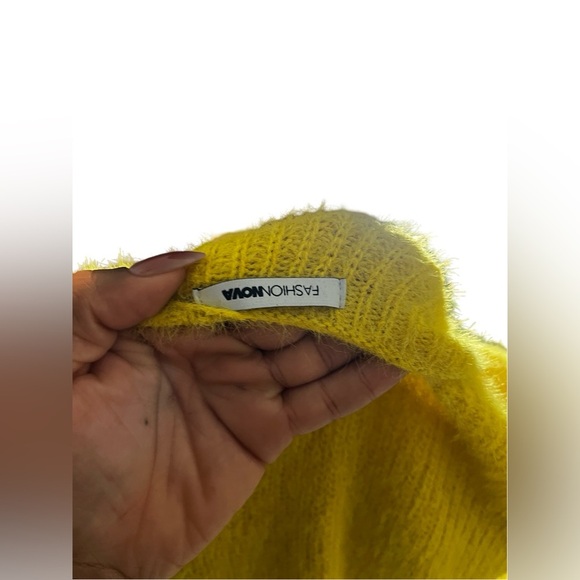 Fashion Nova Yellow Fuzzy Pearl detail Cropped Twist Long Sleeve Sweater Large - Picture 10 of 11